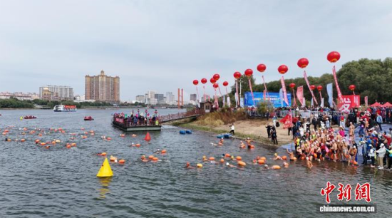 ���(d��ng)�F(xi��n)��(ch��ng)����Ӿʿ��������ˮ����ʯ���� �z