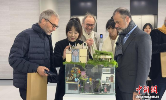 10��23��������(gu��)�����cӰҕ�猣�����L(zh��ng)��������W(xu��)�����c�Ӱ�W(xu��)Ժ(�L(zh��ng)Ӱ�Ӱ�W(xu��)Ժ)�^����W(xu��)����(chu��ng)���Ķ����(d��ng)����(ch��ng)���������� �z