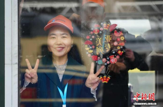 ���L(zh��ng)��վվ�_(t��i)���ÿʹ�ˡ����B(ni��o)����(zhu��n)�М�(zh��n)����l(f��)�����R�z