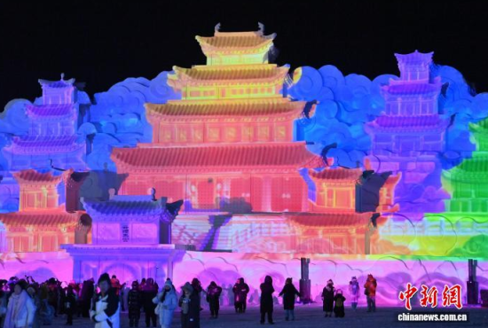 12��26���������L(zh��ng)��ɽ��ѩ��桰�����m����ʽ������������ �z