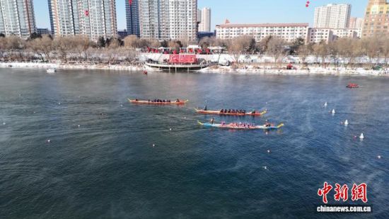 ���۱�ِ�M(j��n)�Ю�(d��ng)����ʯ���� �z