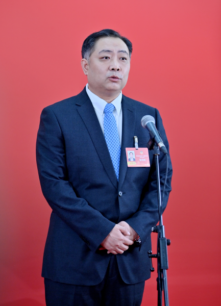 1��26�գ������f(xi��)����ʡ��ʮ����ί�T��(hu��)���ĴΕ�(hu��)�hί�Tͨ�������ބ���ش�ӛ���ᆖ�� ���� �z