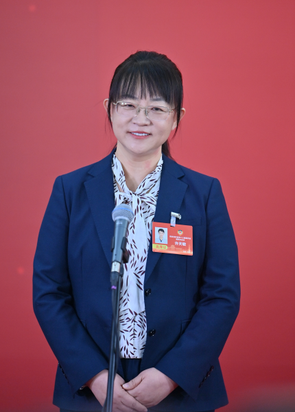 1��26���������f(xi��)����ʡ��ʮ����ί�T��(hu��)���ĴΕ�(hu��)�hί�Tͨ�������S�����ش�ӛ���ᆖ(w��n)�� ���� �z